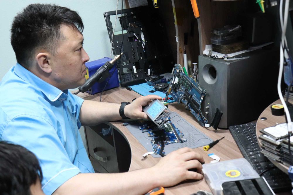 Ремонт компьютеров.