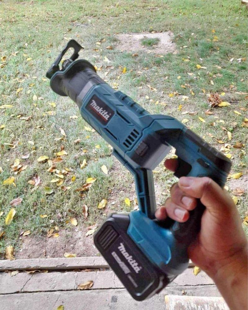 Саблен трион Makita 18/24V