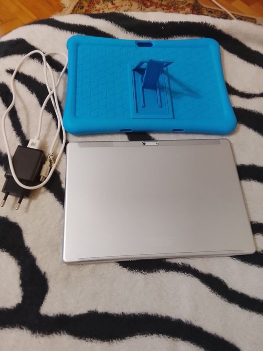 Tableta mare 10 inci 16gb RAM 128 GB memorie