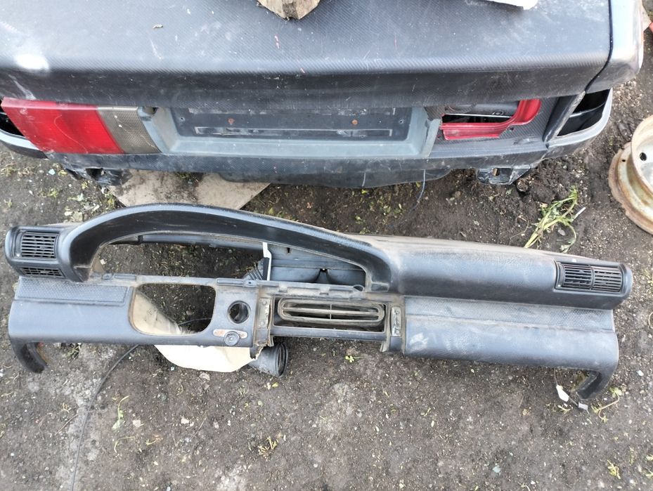 Панель Ауди 100 с4