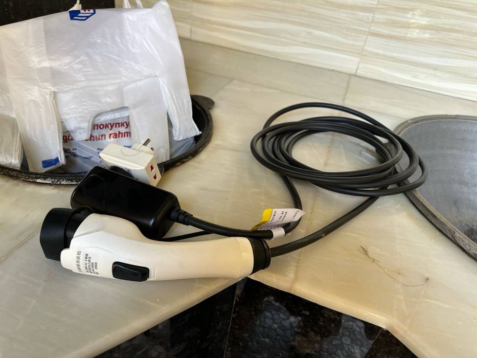 Zaradnik elektira mabil sotiladi yangi 2 ta bor