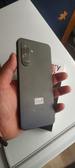 Vând Samsung A17 Nou
