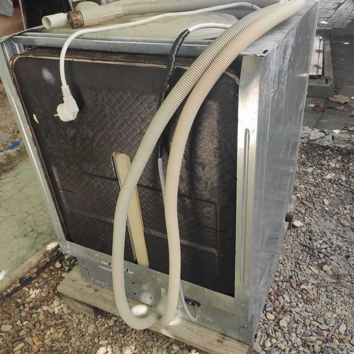 Съдомиялна за вграждане Whirlpool 60/60/85