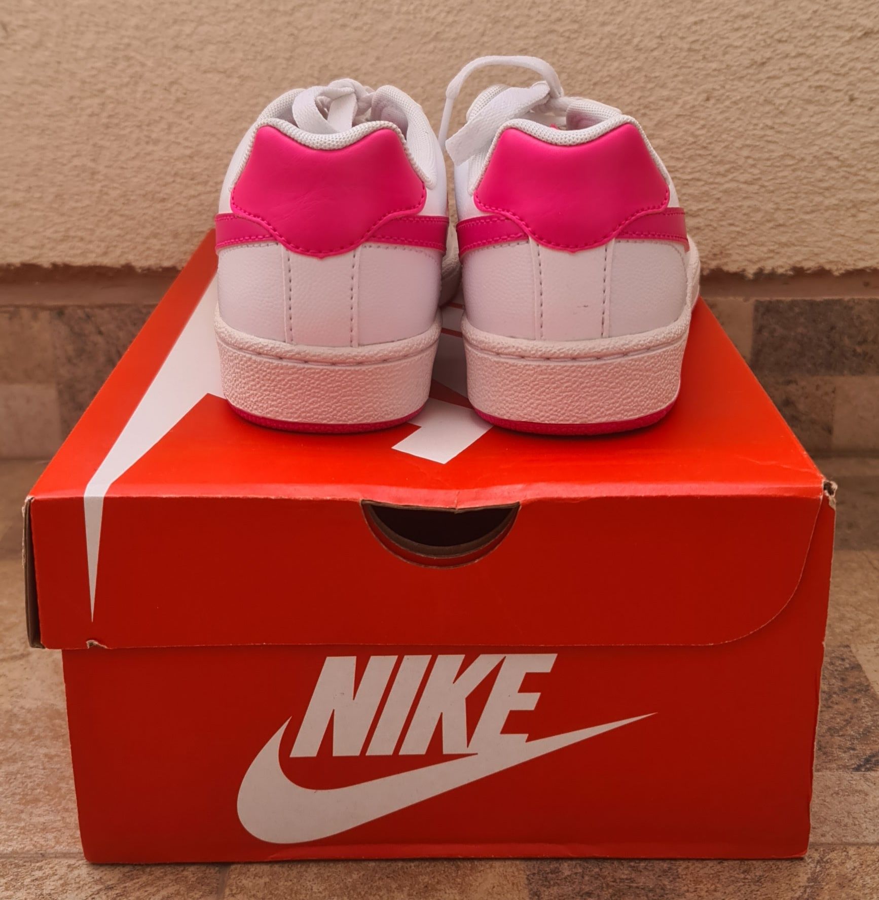 Nike Court Majestic