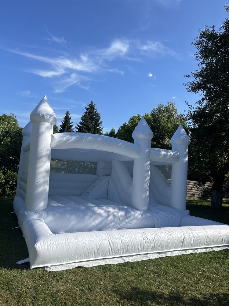 Castel Gonflabil Alb pentru Nuntă, Botez sau Evenimente | Cluj-Napoca