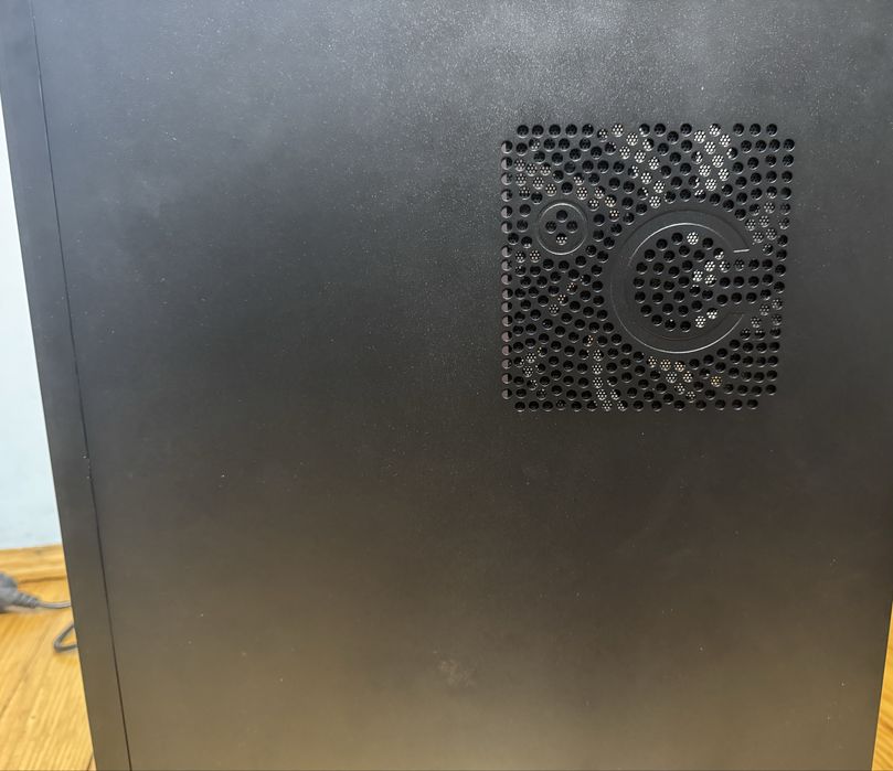 Carcasa Gamemax Diamond cu 6 ventilatoare ARGB + Sursa Seasonic 650W