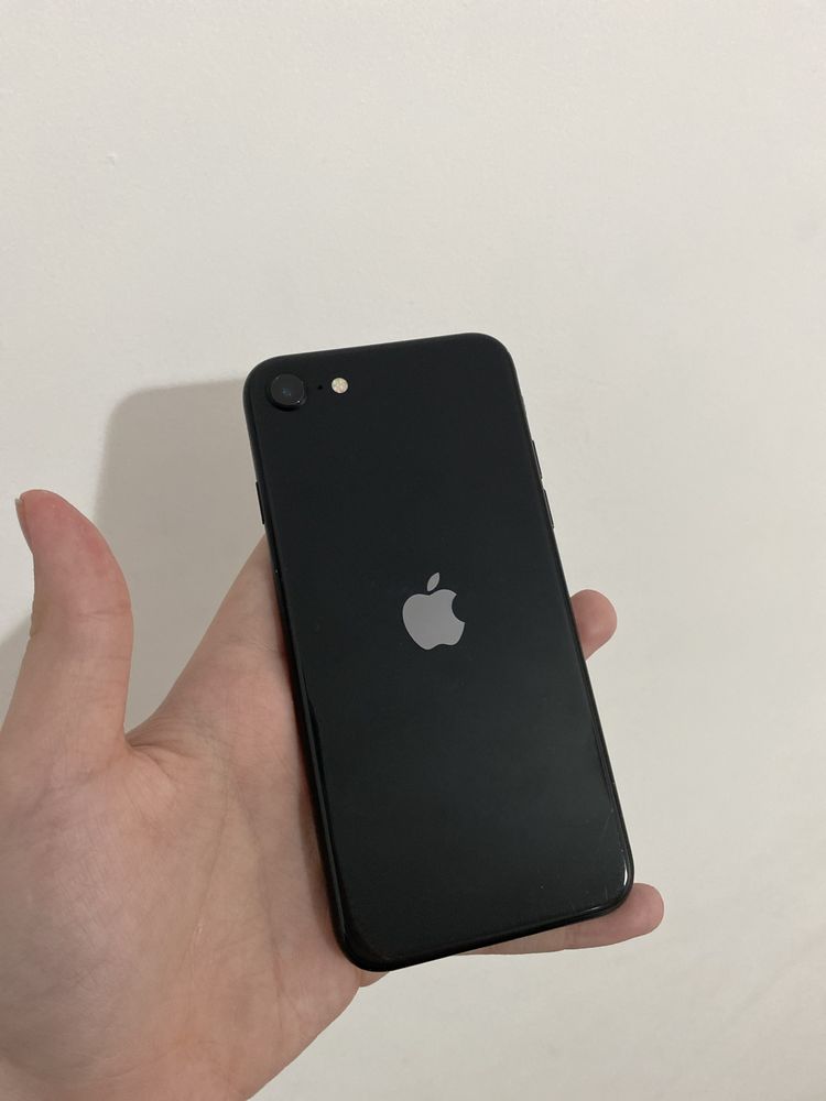 iPhone SE 2 поколения