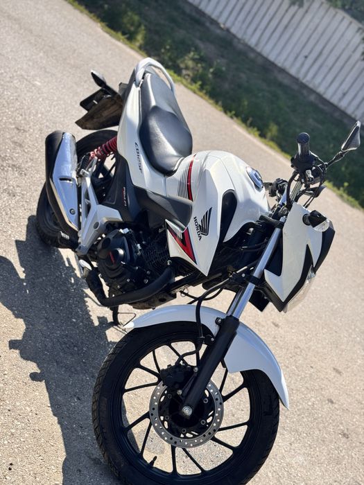 Perfect pentru A1! Honda cbf 125 white edition5100 km!! 2015