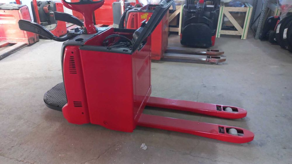 Електрическа палетна количка LINDE T20