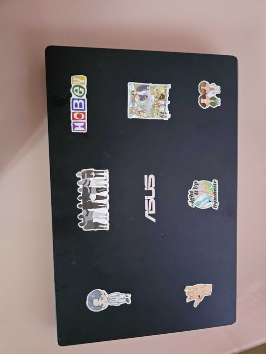 Vând laptop ASUS Vivobook Go 15