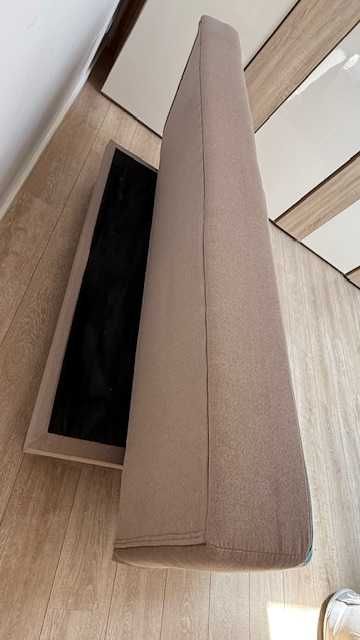 Canapea extensibila multicolora cu 3 locuri in stare impecabila