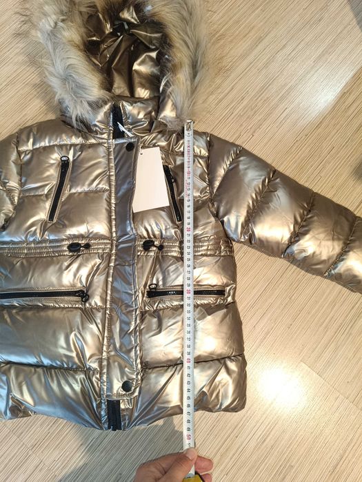 Детско яке за момиче с пухкава яка