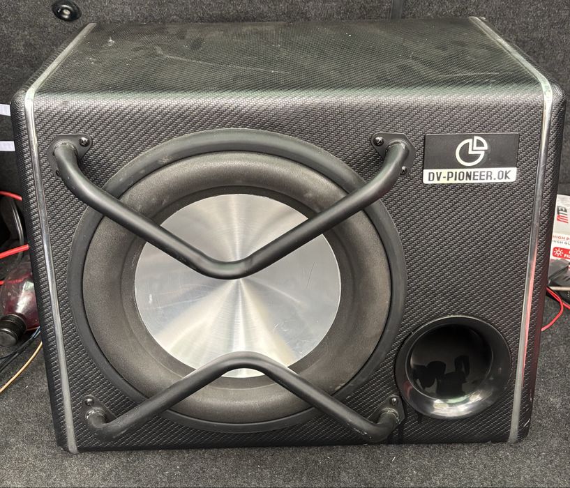 Сабуфер продам в хорошем состояние