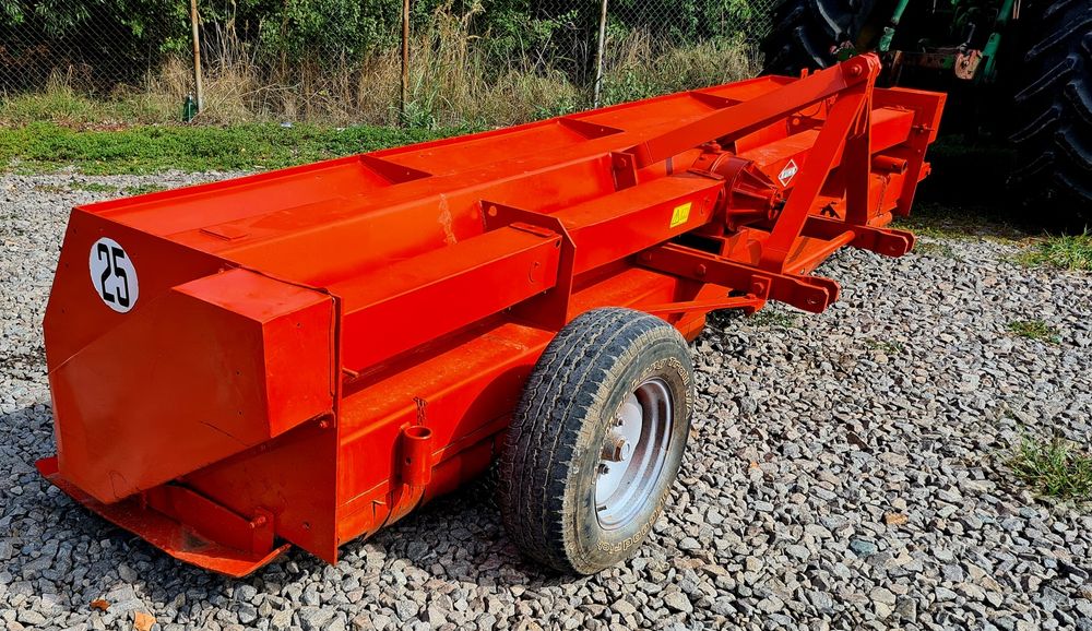 Tocator resturi vegetale 4.5 metri Kuhn BNG 450 ceseu