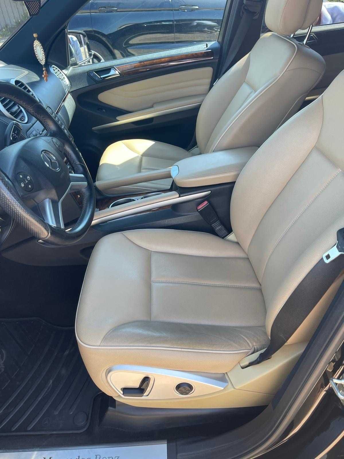 ++Mercedes ML 300 CDI 2011++UNIC PROPIETAR DE NOUA++Ocazie unica++