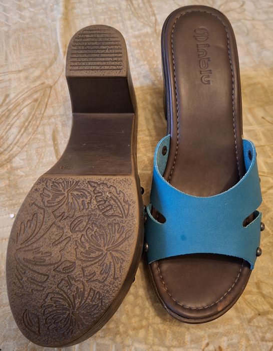 Saboți eleganti de vanzare