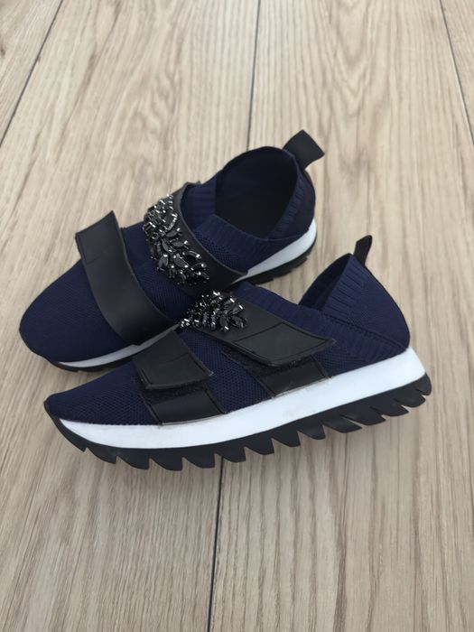 Маратонки , обувки