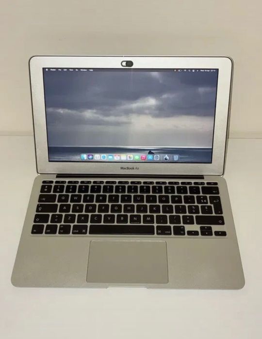 MacBook Air 11 8 gb RAM 128 ssd