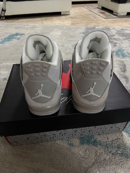 Jordan Retro 4 Frozen Moments