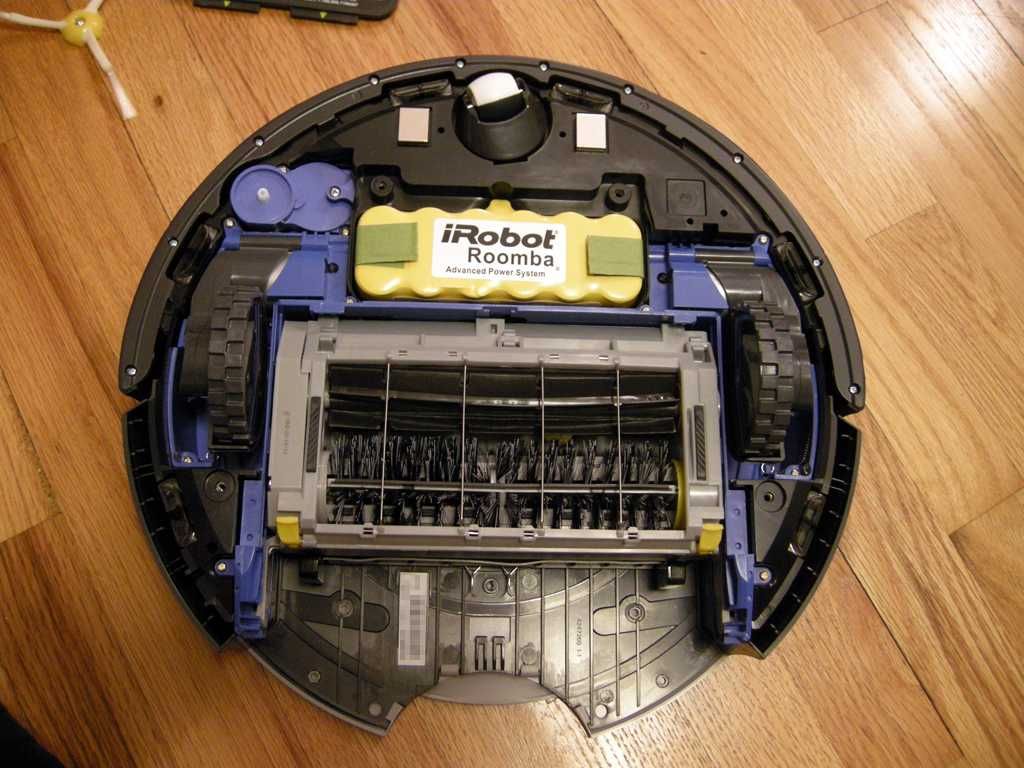 Нов почистващ робот, прахосмукачка iRobot Roomba 770