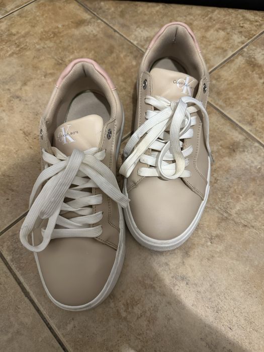 Calvin Klein обувки 55 лева