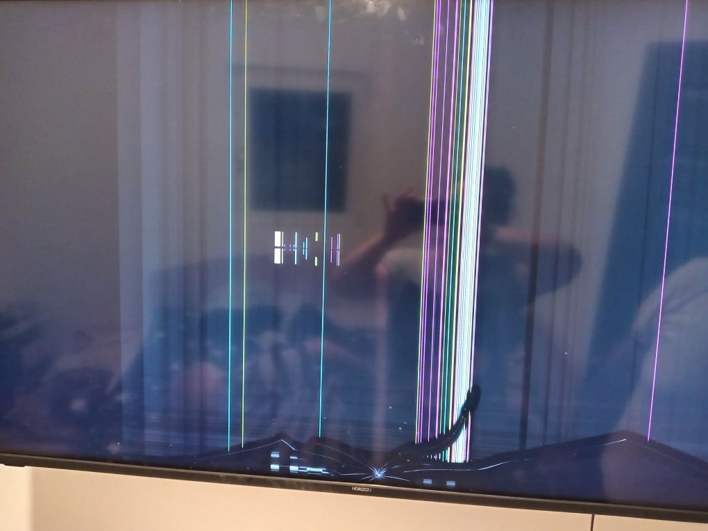 Televizor smart 4k horizon 139cm ecran spart