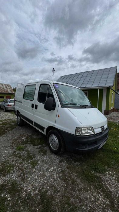 Peugeot Boxer 2.2 HDI autoutilitara/Renault truck T 460 cap tractor