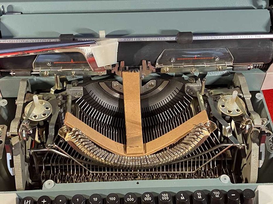 Masina de scris mecanica Robotron 20 noua