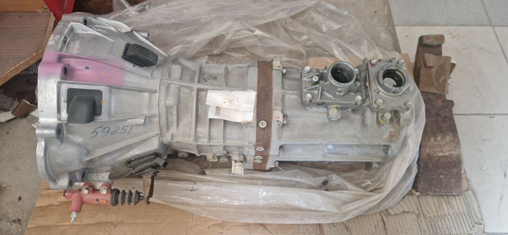 Коробка передачи новая. Продаётся только коробка и ест не хайлюкс и кр