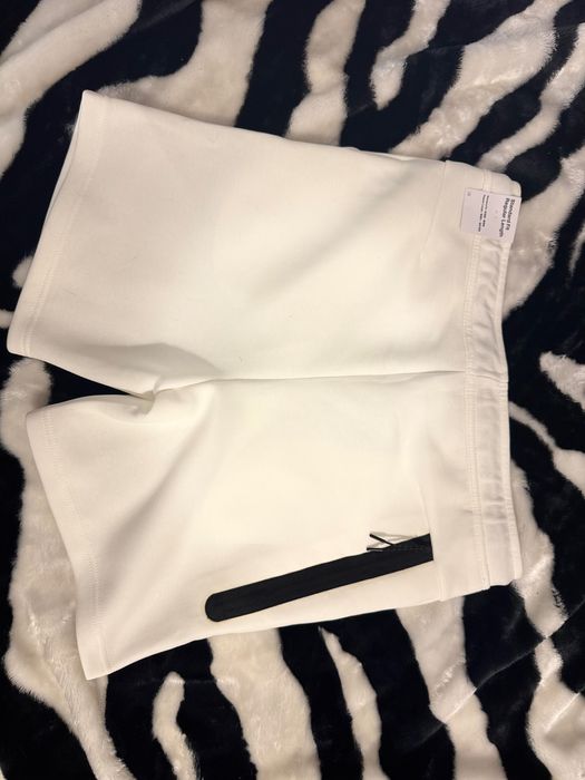 Pantaloni Nike tech scurti