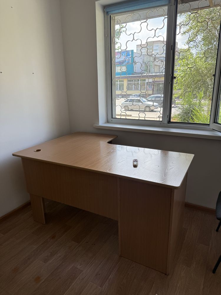 Продам письменные столы