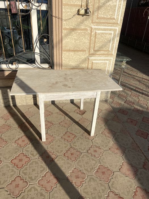 Продам стол на кухню