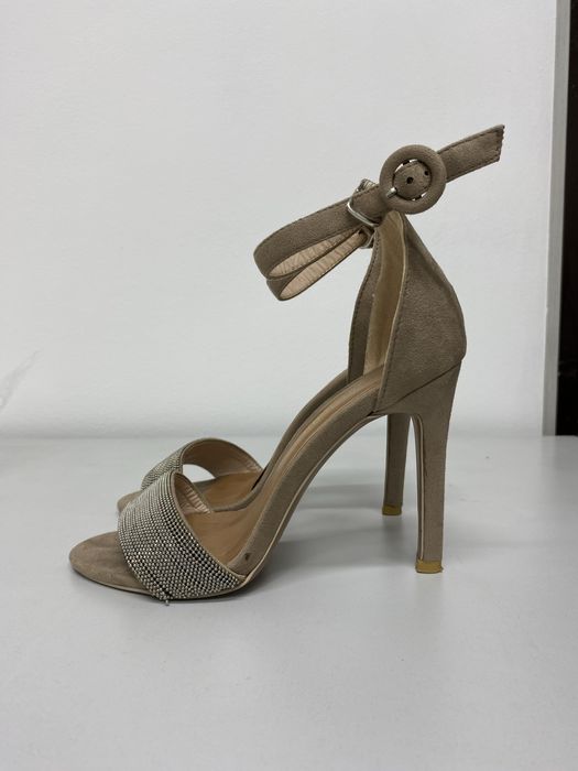 туфли на шпильке