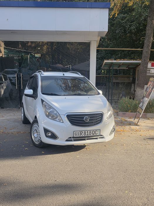 Продам 2018 Спарк R2 A/T чистая ухоженный