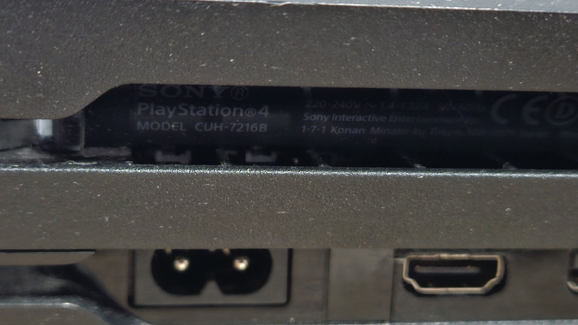 PS4 PRO 1 TB с 3 контролера