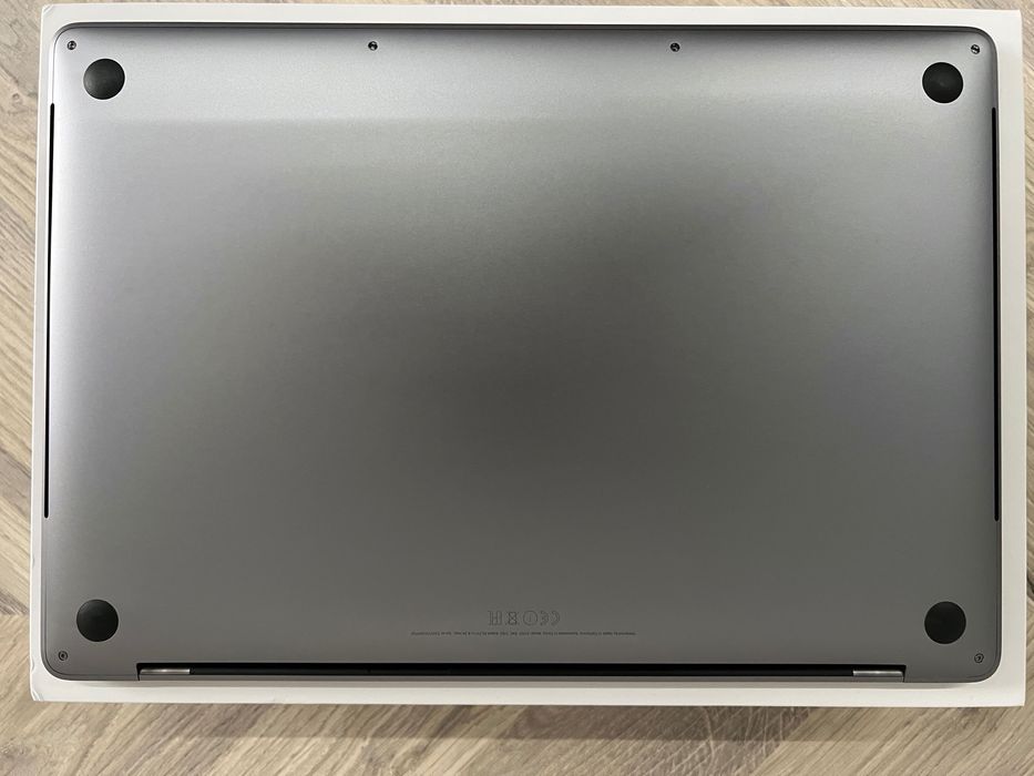 MacBook Pro 15-inch 2017, Touch Bar, i7, 16GB, 1TB SSD, Radeon Pro 560