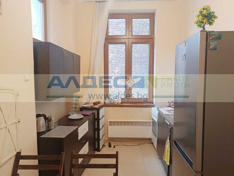 Дава се под наем Тристаен апартамент в София, Център - 125 кв.м за 750 € - Снимка #14