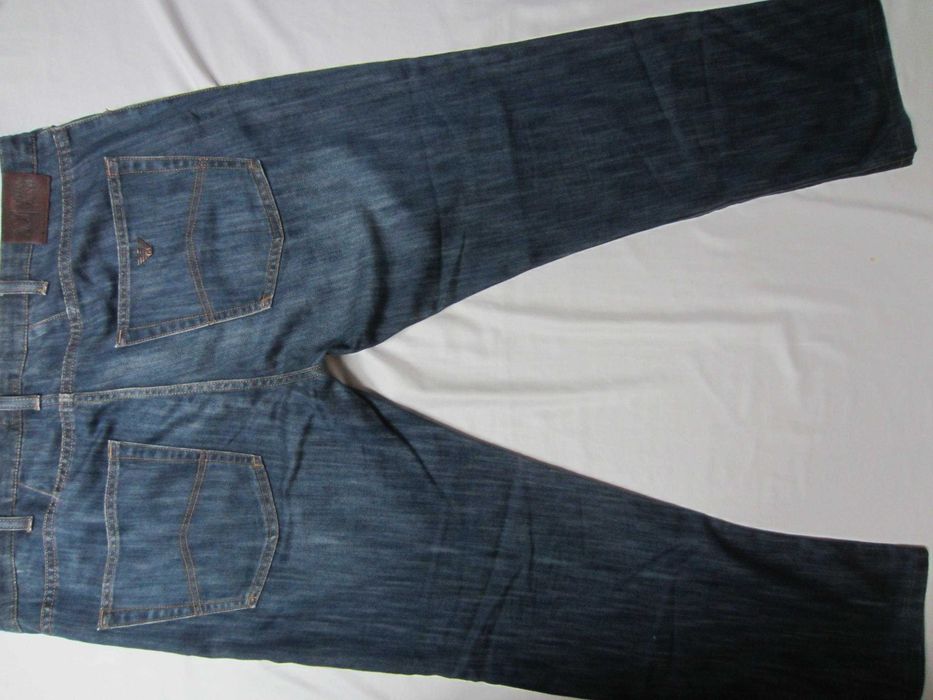 Blugi Armani W40 L30,Talie=104cm,Lung=97cm,croiala dreapta