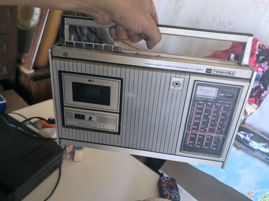 Радио и записва касети Toshiba