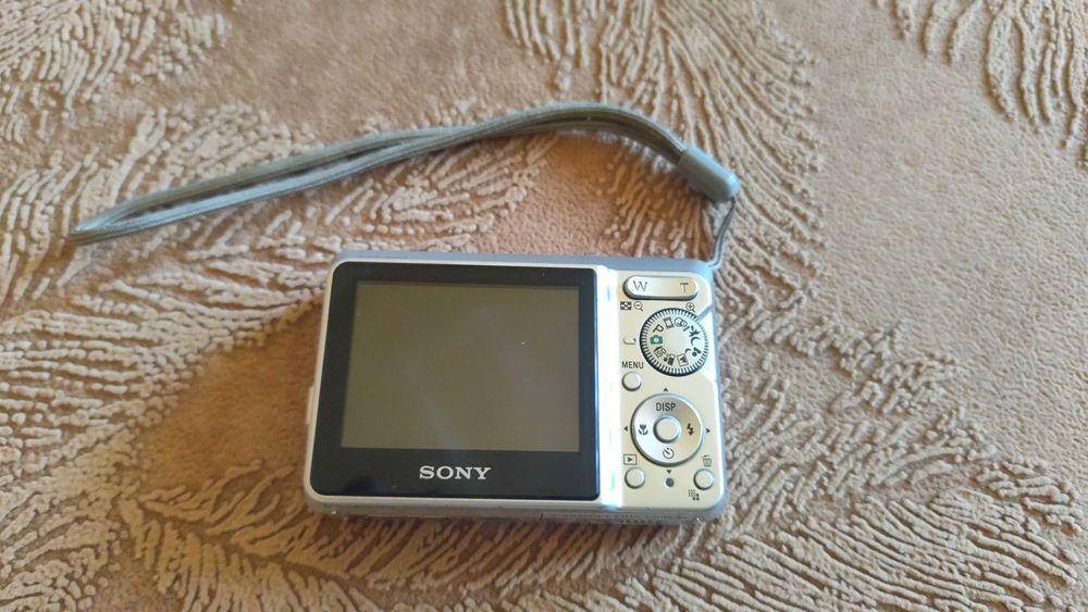 Foto Sony CyberShot DSC-S730 (7.2MP & 3x Optical Zoom) + trepied