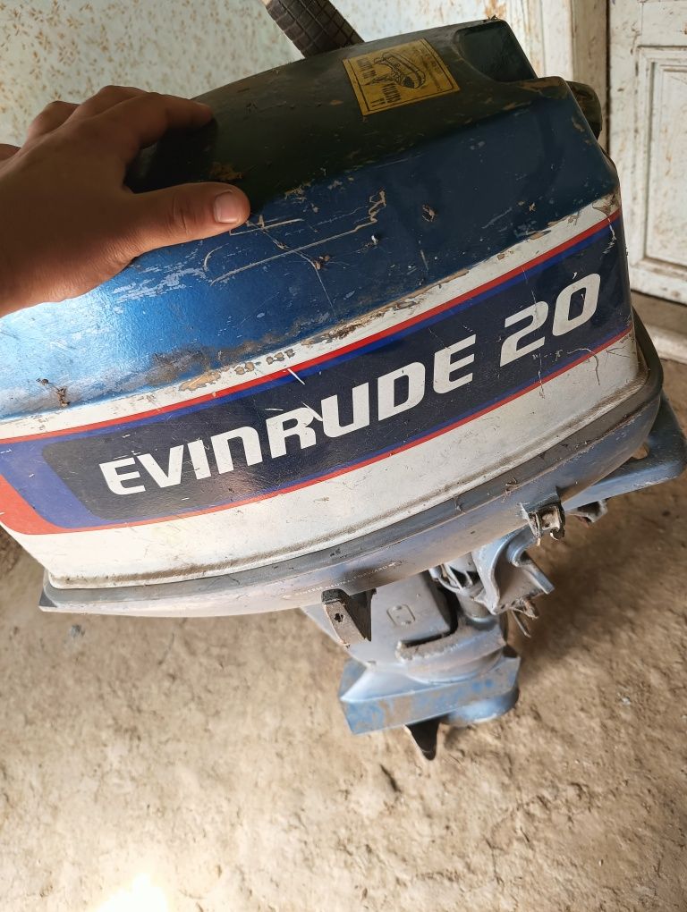 Motor barcă Evinrude20