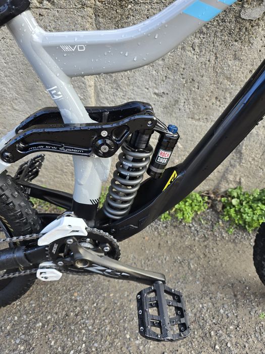 DH bike 27.5 Mullet Votec Перфектен, Rockshox Boxxer,  4-бутални Zee,