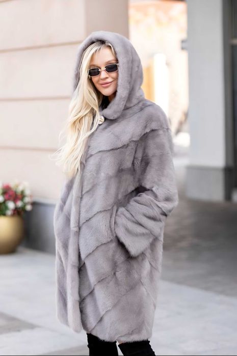 Haina de blana nurcă , vizon divină, incredibil. Culoare Gri , Nafa