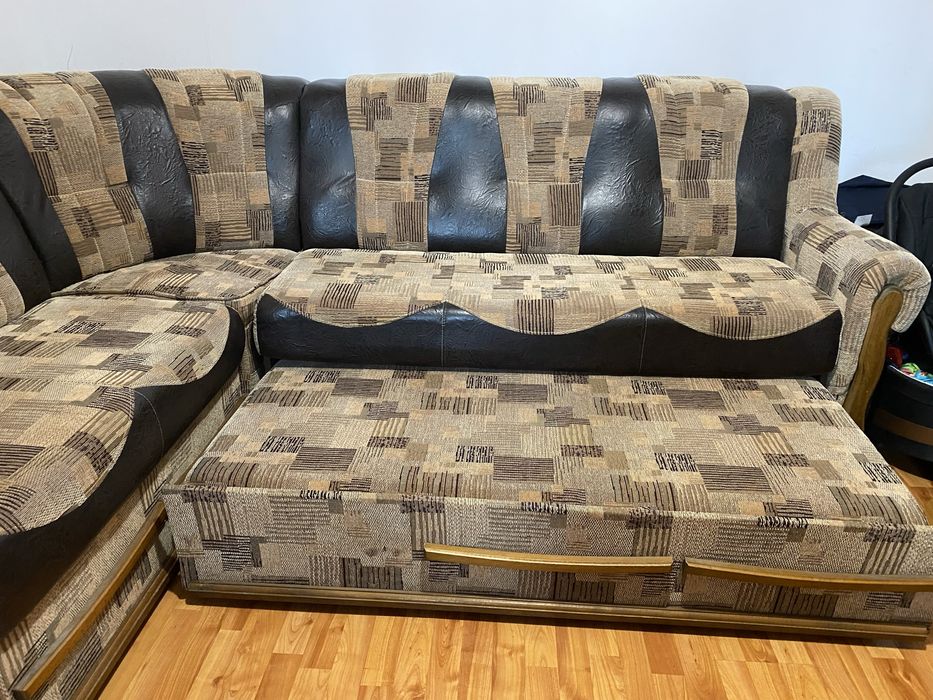 Canapea extensibila si  mobilier sufragerie