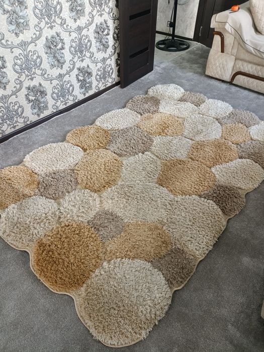 Продаётся ковёр фирмы SAG.