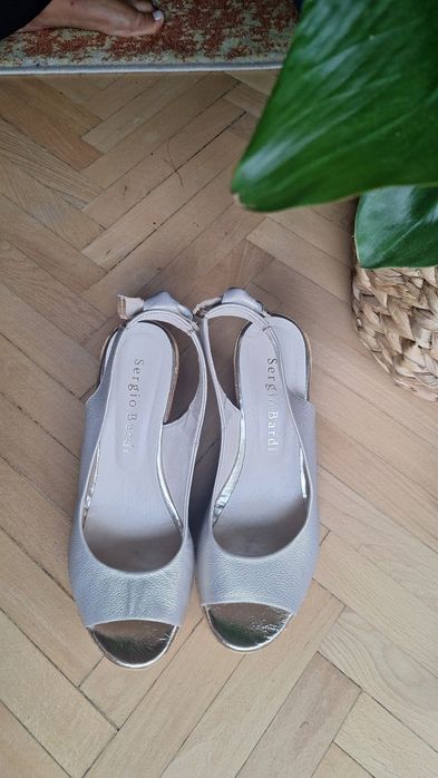 Sandale piele platforma 39, ca noi