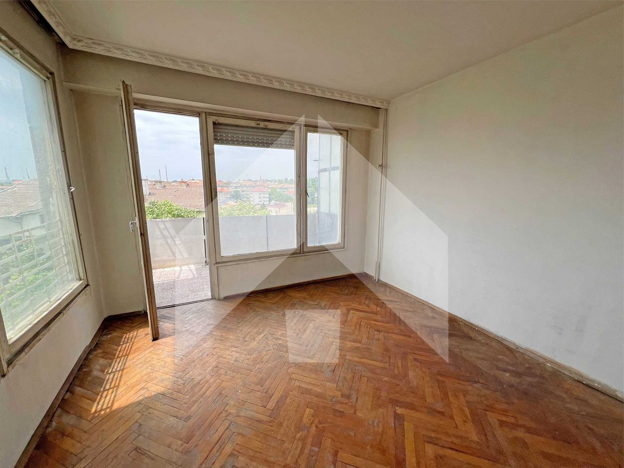 Продава се Двустаен апартамент в Нови пазар - 75 кв.м за 612 €/кв.м - Снимка #1
