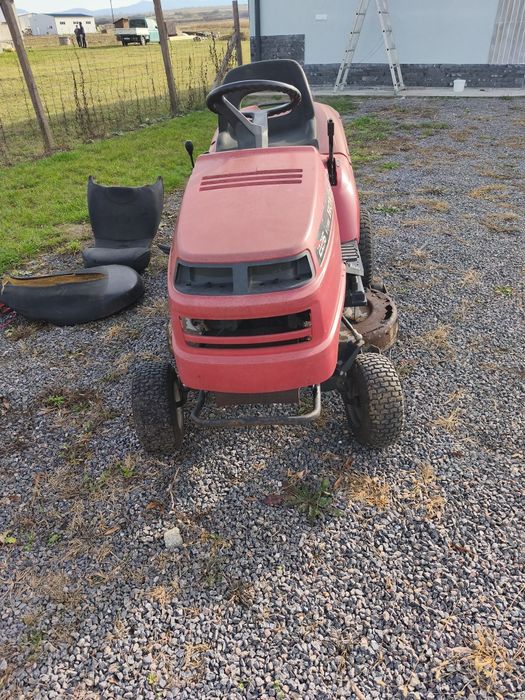 Tractoras gazon honda 2216