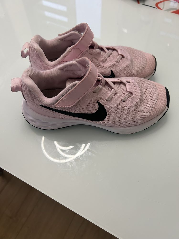 Маратонки Nike!!!