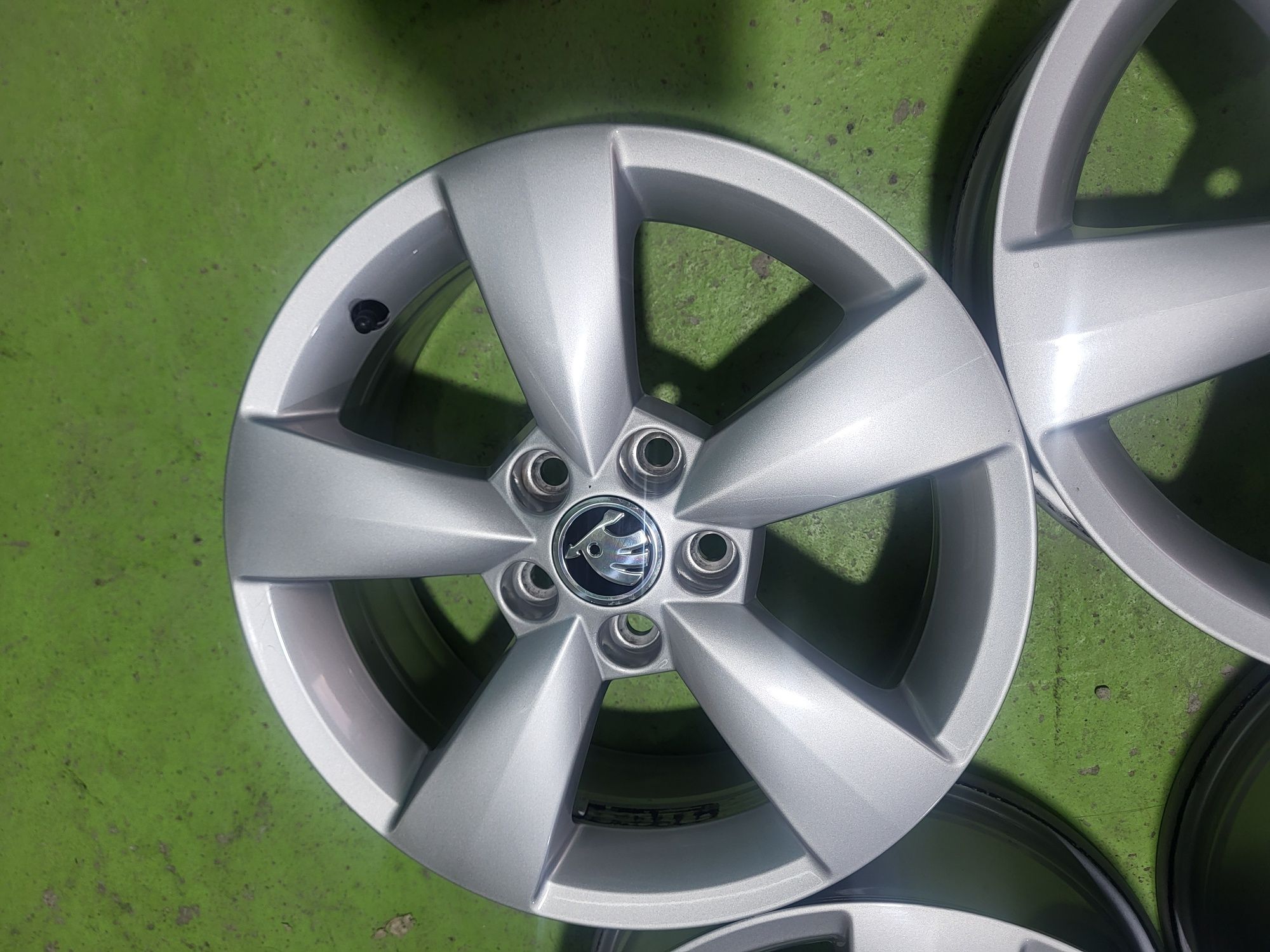 15 5x00 Skoda fabia Vw Polo лети джанти 5х100 поло шкода